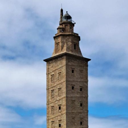 Siellä se Per, ei ku herkuleen torni