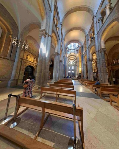 Kateraalin käytävää