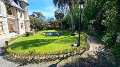 Biesterin linnan pihaa